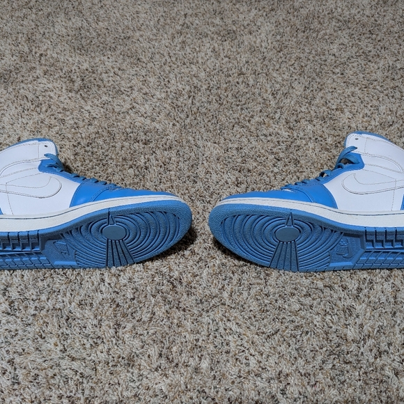 Air Jordan 1 Retro HighWhite/White-University  UNC size 12 - Picture 5 of 7
